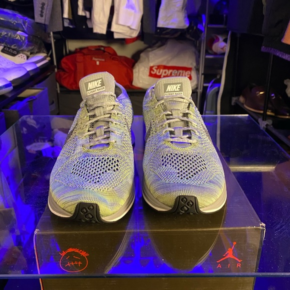 BRAND NEW - Nike - Flyknit Racer Running - Mens 12 - Picture 4 of 6